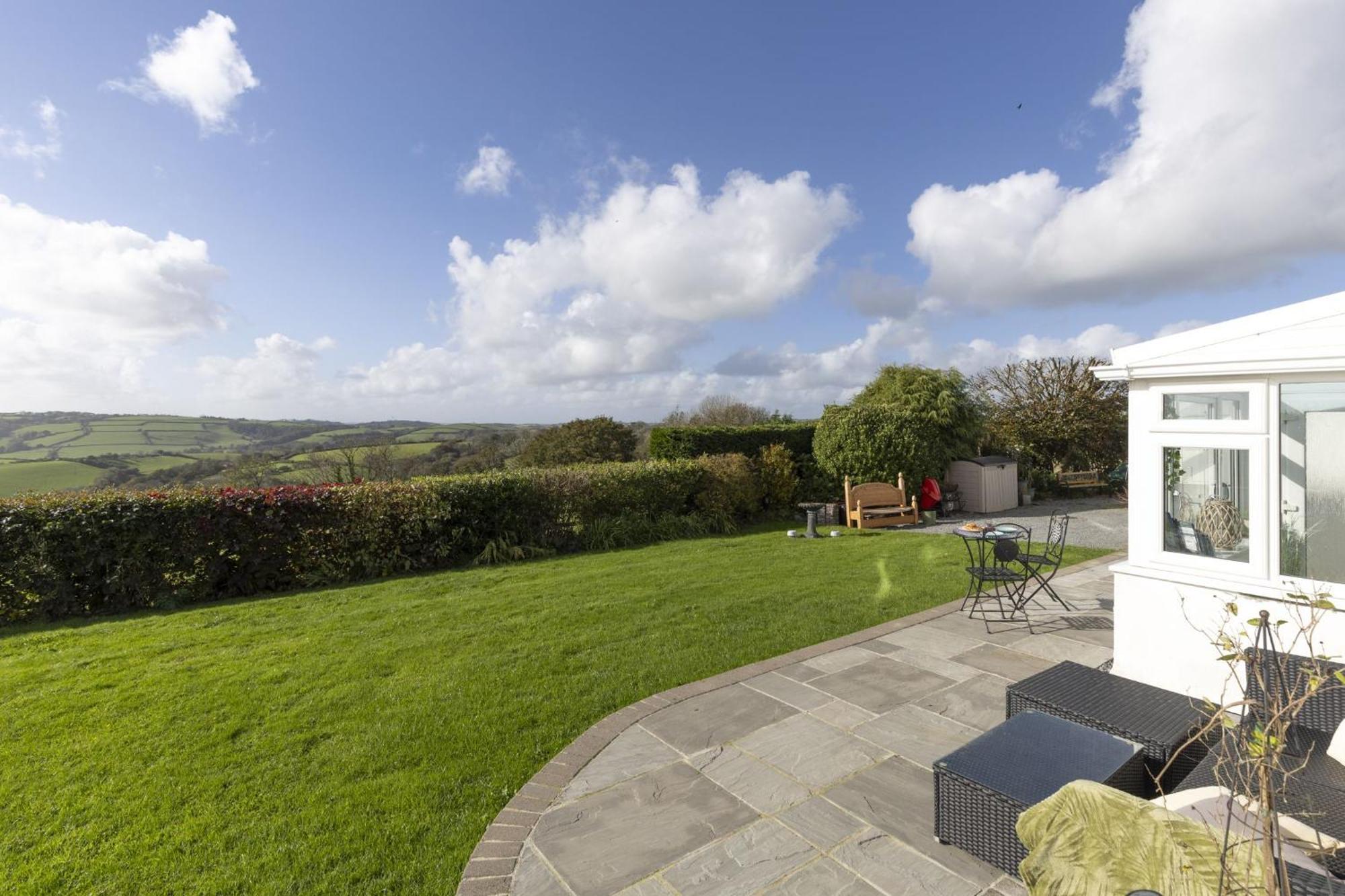 The Hidden Valley - A Stylish Rural Retreat, Perfect For Families St Clears Exterior photo