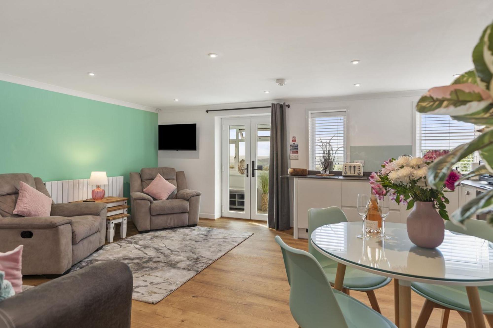 The Hidden Valley - A Stylish Rural Retreat, Perfect For Families St Clears Exterior photo