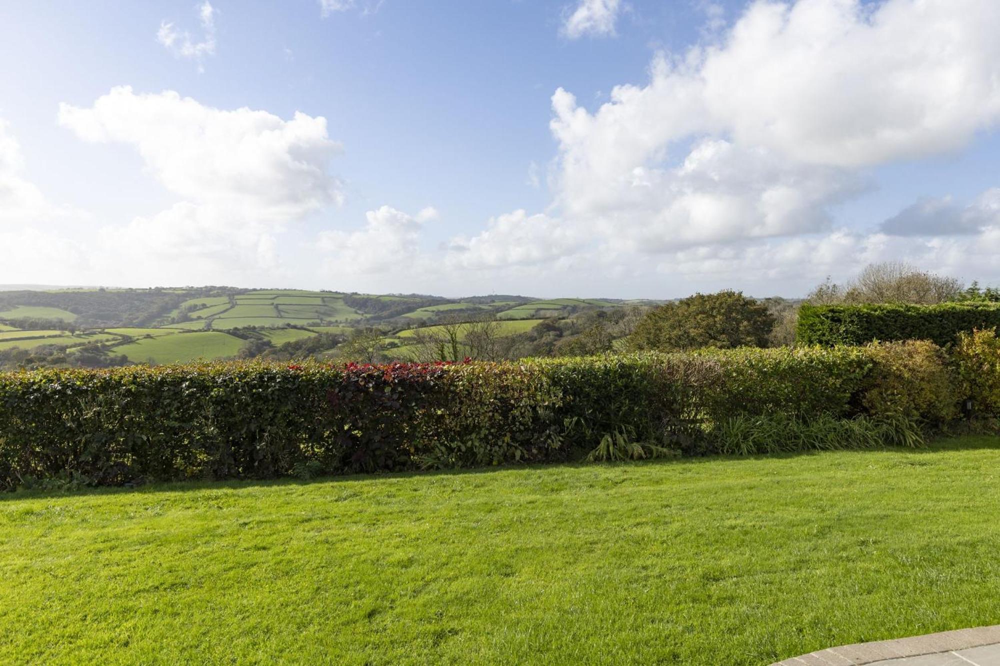 The Hidden Valley - A Stylish Rural Retreat, Perfect For Families St Clears Exterior photo